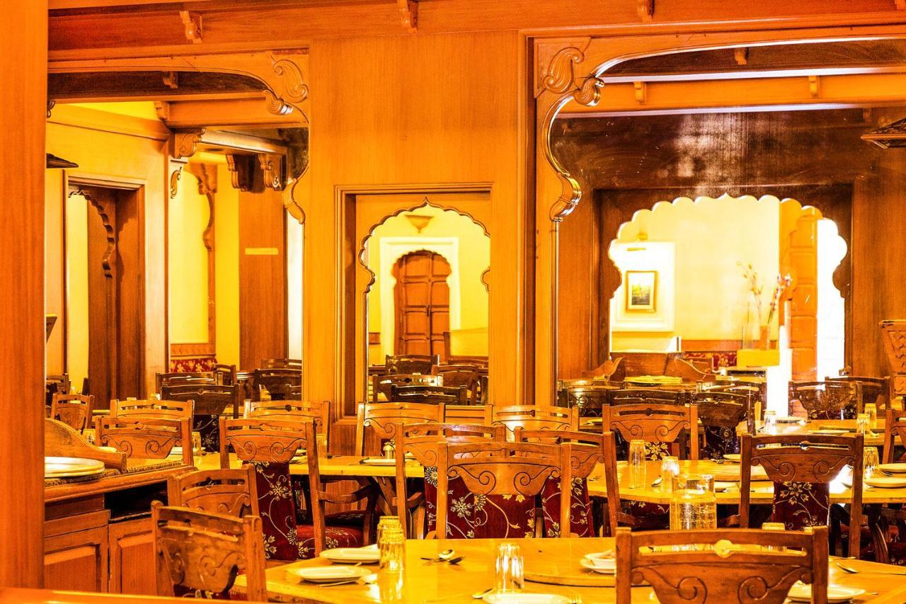 Collection O Hotel Rajwada Near The Pavillion Pune Exterior foto