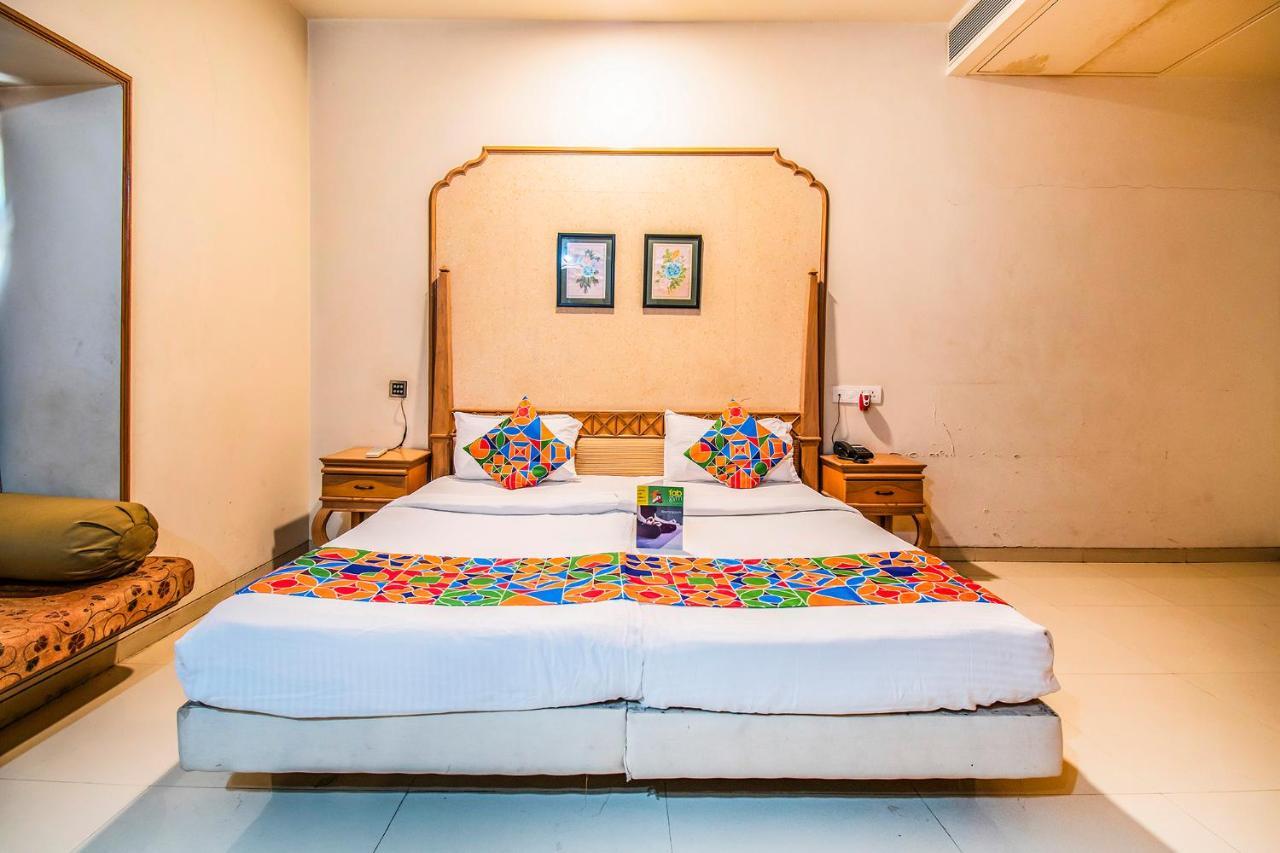 Collection O Hotel Rajwada Near The Pavillion Pune Exterior foto