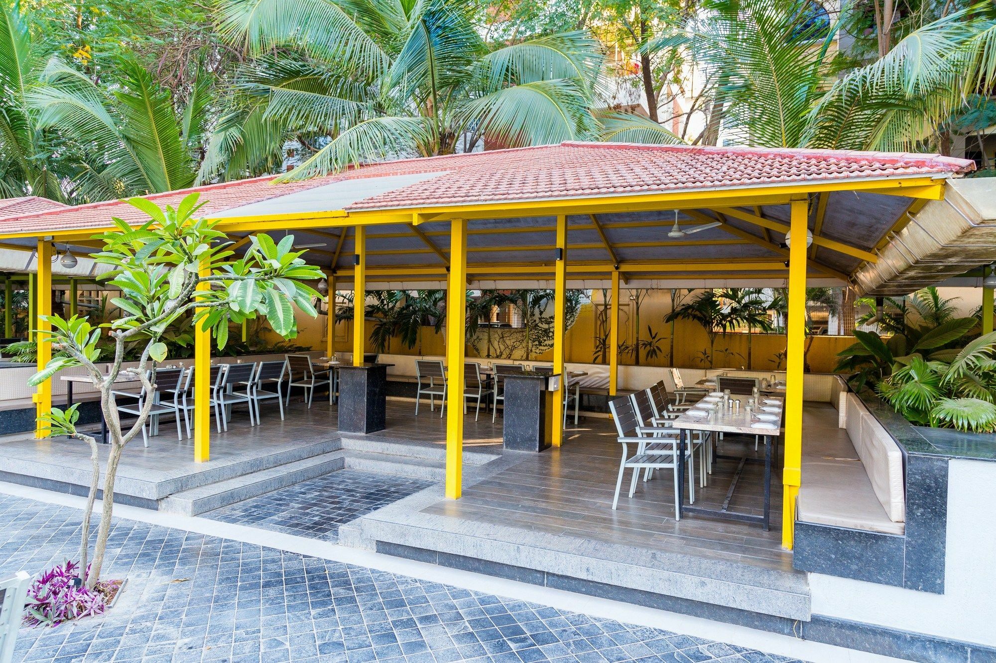 Collection O Hotel Rajwada Near The Pavillion Pune Exterior foto